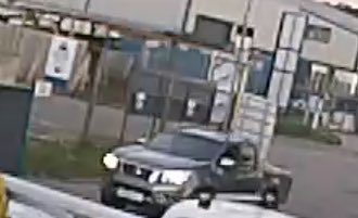 naked_solar's tweet photo. Two bikes were stolen from our work last night at Treloggan Industrial Estate, Newquay. If you know this pickup or this bum, please can we have our stuff back? 

Shelley and Chris are now without transport to  get to work - cheers guys

Please share!

#newquay #cycle #FixYourBike https://t.co/tCmvkSiBeu