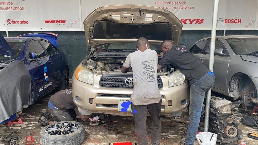 Redlineautos1's tweet image. We carry the latest in diagnostic equipment to accurately assess what is wrong with your vehicle and give you the best possible advice and rectify any issues. 
We also have some fantastic packages to choose from.
For more information, visit our workshop today.
#arafat #davido