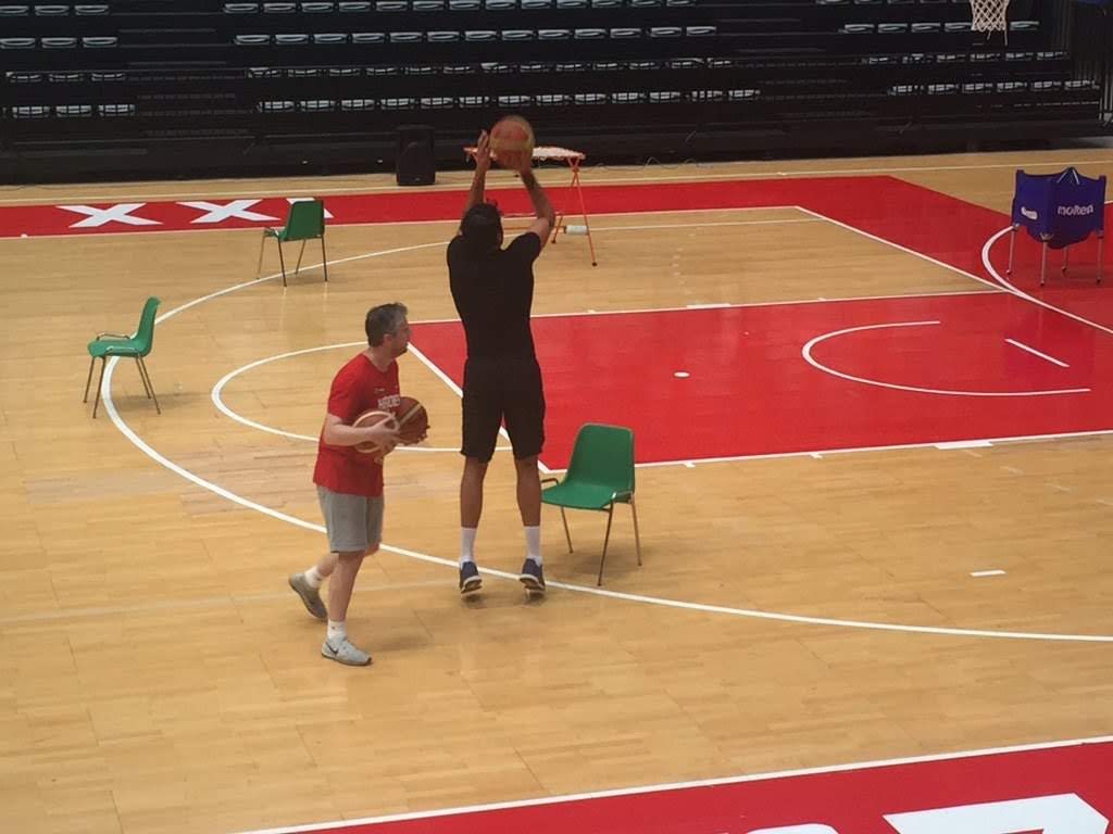 manuel_pg83's tweet image. No me acordaba cuando nos pillaron haciendo un work out @Alexmumbru15
Probablemente alguno de los últimos de tu carrera antes de dar el salto a los banquillos y la pizarra
Momentos del #CES2017