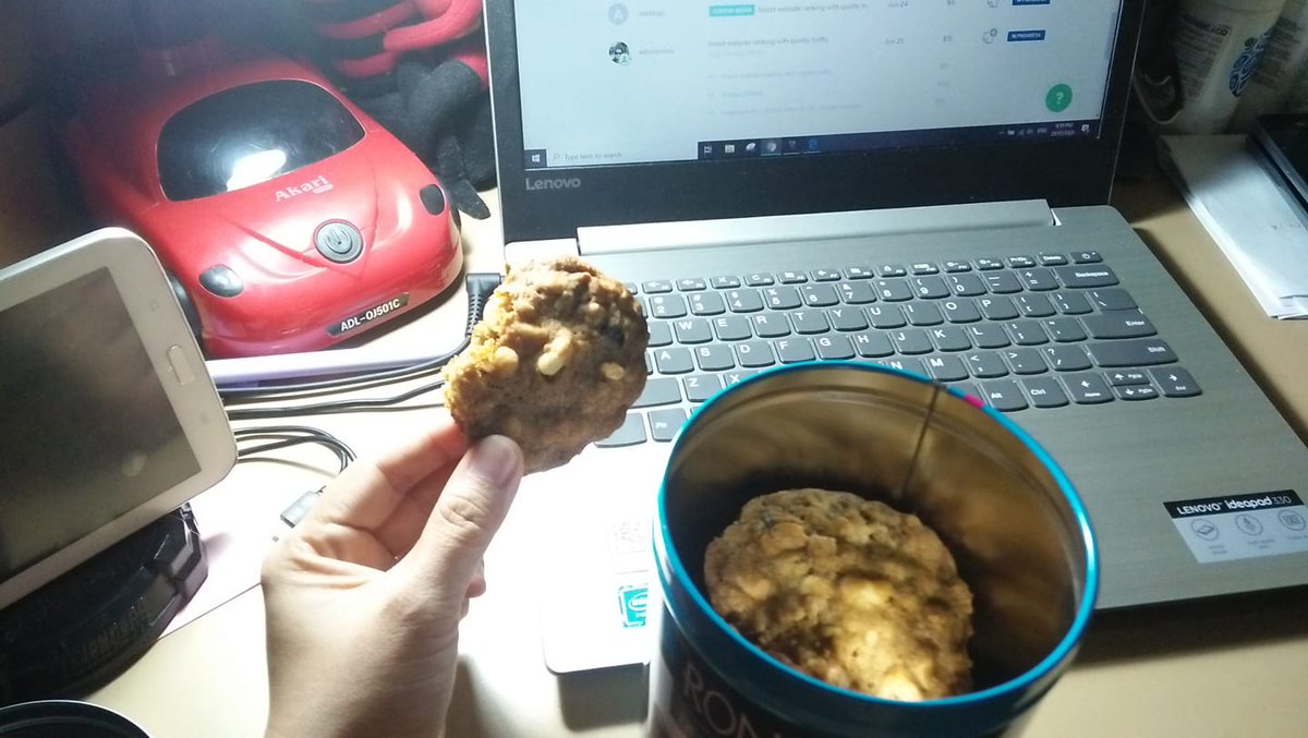 NegosyoPinas's tweet photo. Throwback Wednesday:

#MeetingDeadlines #RushProject #MonthlyCommitments #SleepingLate

"Nearly done with the can. Thank's for the cookies, great energy booster." 😆😳😥😴 https://t.co/1lqerc8LhC