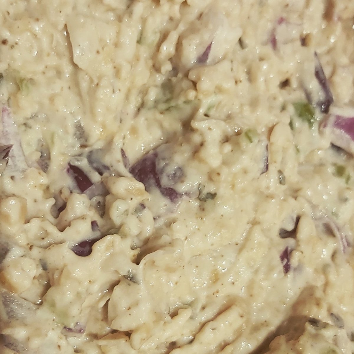 This osmyown homemade vegan "tuna " for my newest toastie. Tuna crunch comes loaded with cheese, pickles, red onion and bbq sauce.
So bloody good and entirely #vegan at #basementsnaxx #secretcoffeeshop #newcastle