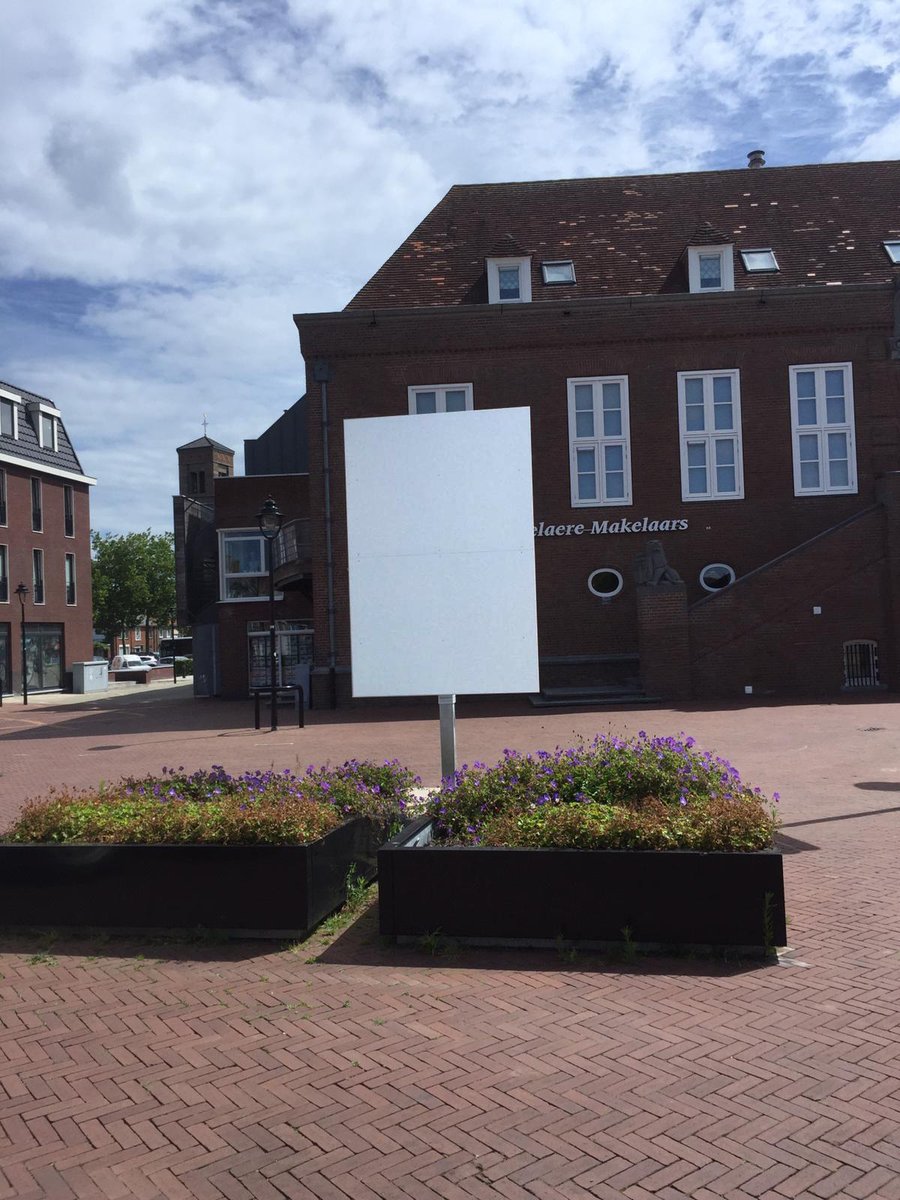 Recent hebben wij 8 blanco #projectborden aan de <a href="/gemsluis/">Gemeente Sluis</a> geleverd. De borden worden door de gemeente Sluis zelf van een uiting over de corona regels voorzien. 
Voor grote en kleine projecten: projectbord.nl