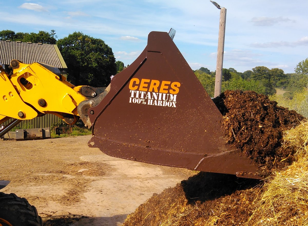 CeresMachinery's tweet photo. Made from 100% Hardox®, our new Titanium Telehandler Bucket, as seen in this month's @FarmersGuide. Visit https://t.co/hkOifJGata to find out more.

@hardoxofficial #backbritishfarming #telehandler #bucket https://t.co/W2TQbLVzex