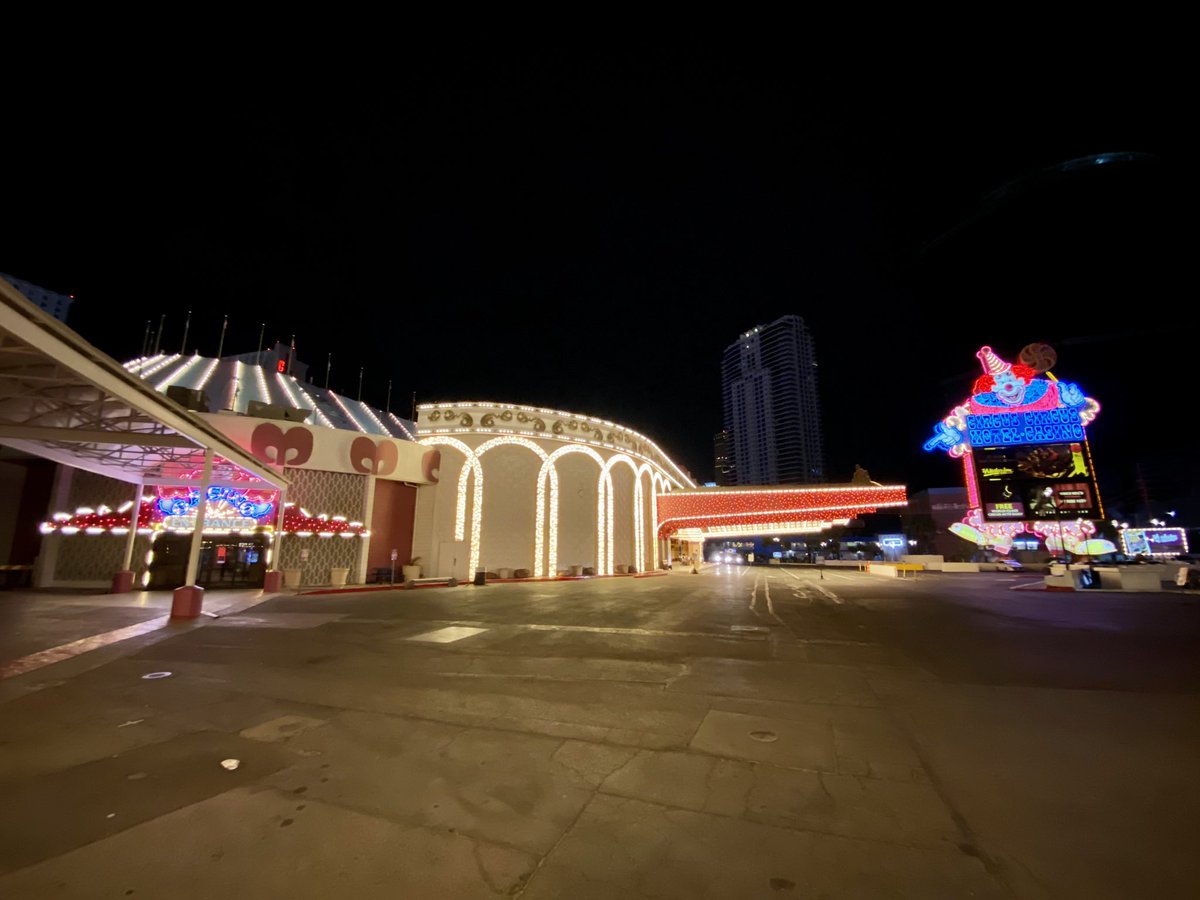  @CircusVegas. Live table games are open, weekend only. &ndash; bei  Circus Circus Hotel & Casino