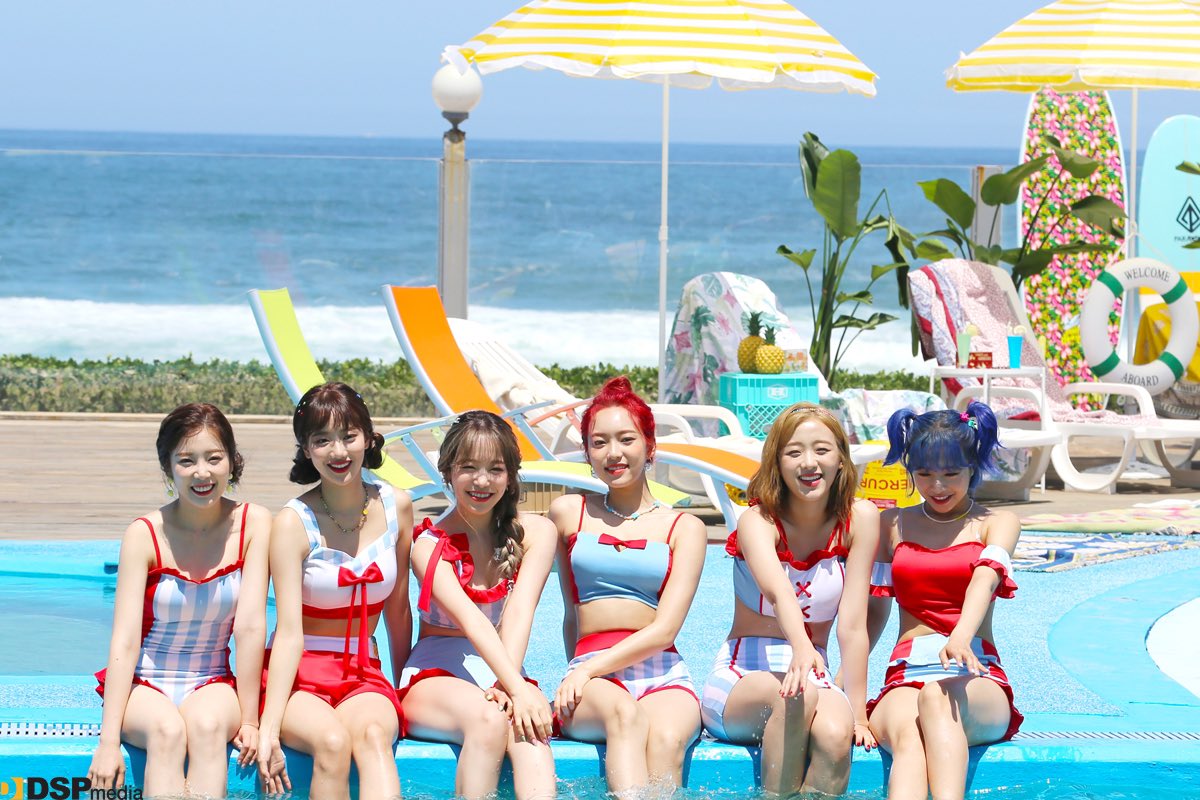 APRIL_DSPmedia's tweet photo. [#APRIL]
청량감 넘치는 Summer Day, 에이프릴 (APRIL) [Hello Summer]
🔗 https://t.co/bpXHSZoazV

#APRIL #에이프릴
#윤채경 #김채원 #이나은 #양예나 #레이첼 #이진솔
#HelloSummer👋☀ #Now_or_Never https://t.co/ElDGRcPcfO