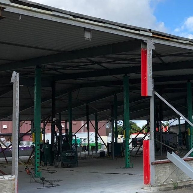 TCvdDoolBV's tweet image. @TCvdDoolBV werkt hard om het bedrijfspand van Ploeg Kozijnen te verhogen. Het huidige pand wordt met 3 meter verhoogd. Binnenkort meer! #verhogenvandaken #verhogen #renovatie #duurzaamheid #adviseurs #bedrijfsmakelaars #architecten tcvdool.nl