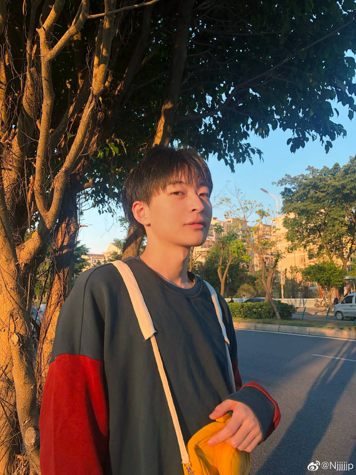 jsmodelvnfc's tweet photo. Name : Nghê Gia Bồi - 倪嘉培
DOB: 15.06.1998 (Song Tử)
Quê quán : Thượng Hải
Theo học tại trường Đại học Công nghệ Thượng Hải
Nghề nghiệp : người mẫu
ID Douyin : Njp99
Weibo: https://t.co/KTo7PcwRF0
#prolife #jsmodel #jsmodelvnfc https://t.co/KvB2W9hHtq