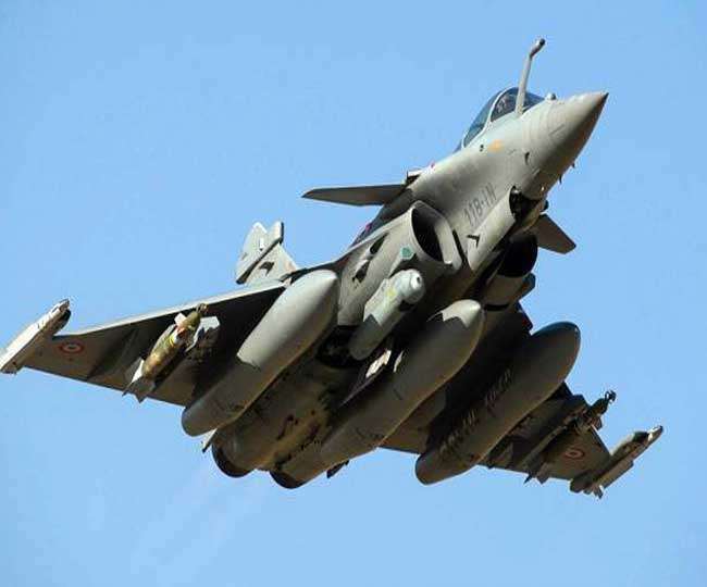Guru20024's tweet photo. Five rafale jets arrived at Ambala Air Force Base 
Tribute to #manoharparrikar who was reason for Rafael in India 
#RafaleInIndia 
#AmbalaAirbase 
#manoharparrikar https://t.co/B3Q1PiEwNR