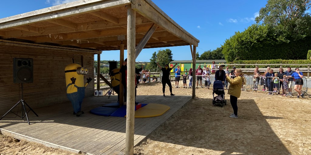 RainbowMascots's tweet photo. We had a fab time @CamelCreekPark yesterday with the @Minions! Bob & Kevin will be there again today! π
#CharacterAppearance https://t.co/y9PS0F2vL6