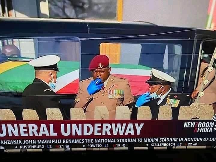 AdvoBarryRoux's tweet photo. They’re are smoking on a National Tv. https://t.co/Rj72VRCJ61