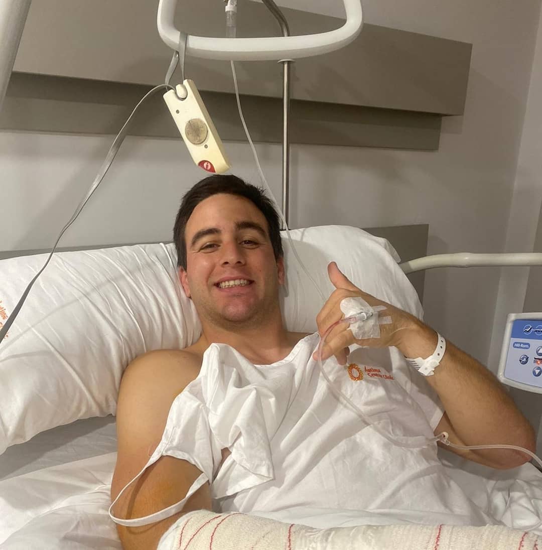 🔴🔵 CLUB / PRIMER EQUIP

▶ El jugador del primer equip, entrenador i coordinador del club, <a href="/urigarcia9/">uri garcia</a> va patir una fractura de l'escafoide i trencament parcial del lligament de la mà dreta

✅ Ahir va ser operat amb èxit

#Matadepera #CFMatadepera #ÀnimsUri