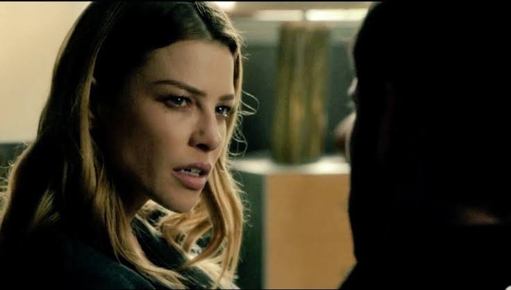 S5desired's tweet photo. Chloe Decker really went from "I find you repulsive""Never gonna sleep with you" to "Grab my ass, kiss me on the table, then pin me against the wall and end it on the bed"
We waited years to see this development 😌 #patiencepaidoff https://t.co/enrVVSgggj