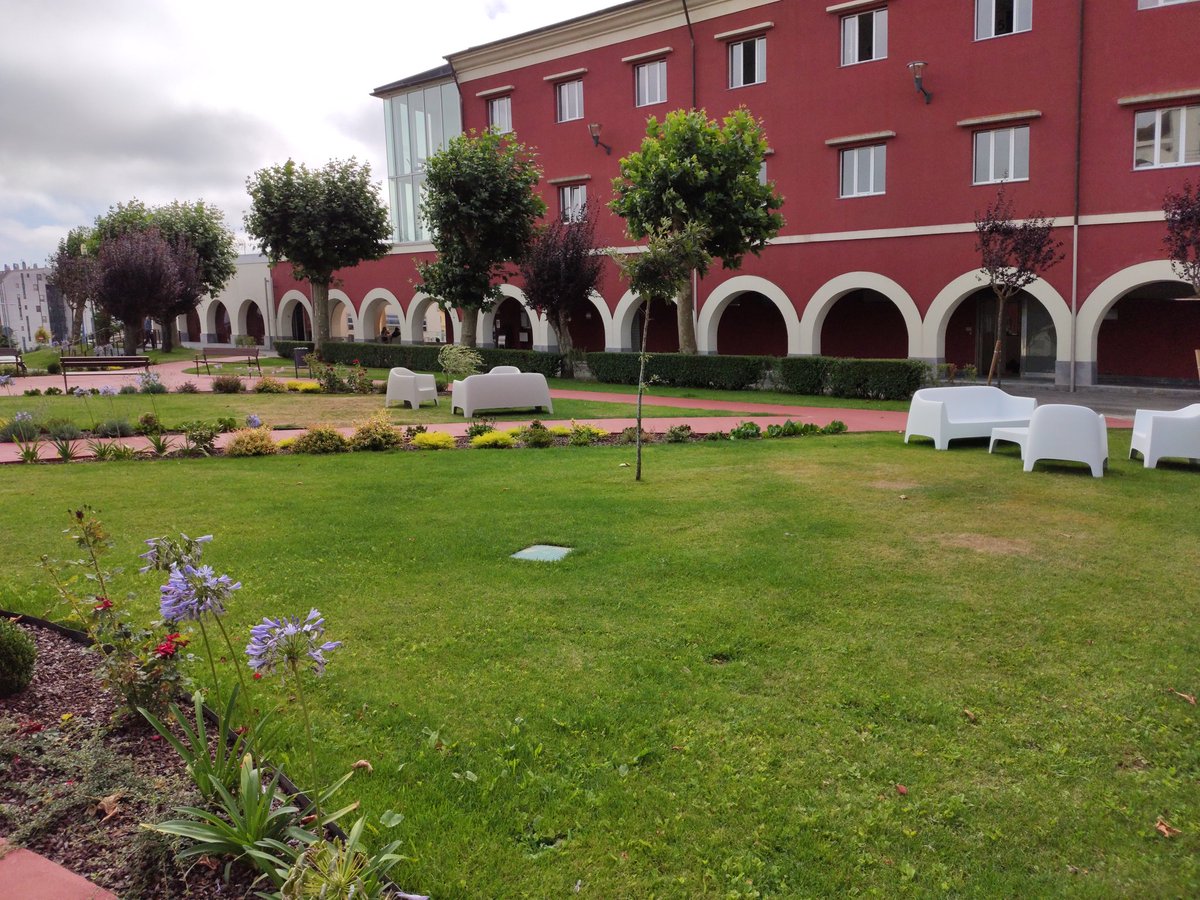 makerslugo's tweet image. Como ha cambiado el exterior del @CeiNodus 😍😋😮