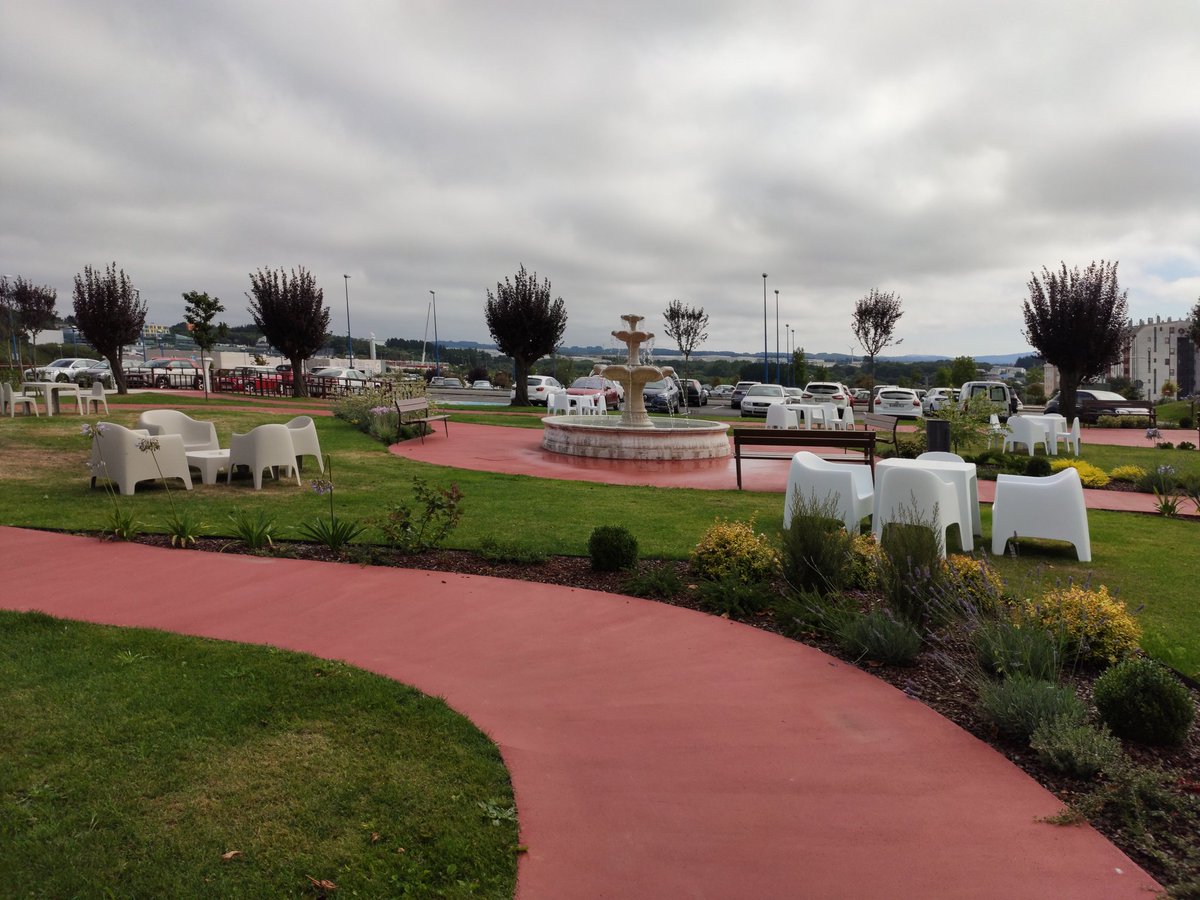 makerslugo's tweet image. Como ha cambiado el exterior del @CeiNodus 😍😋😮