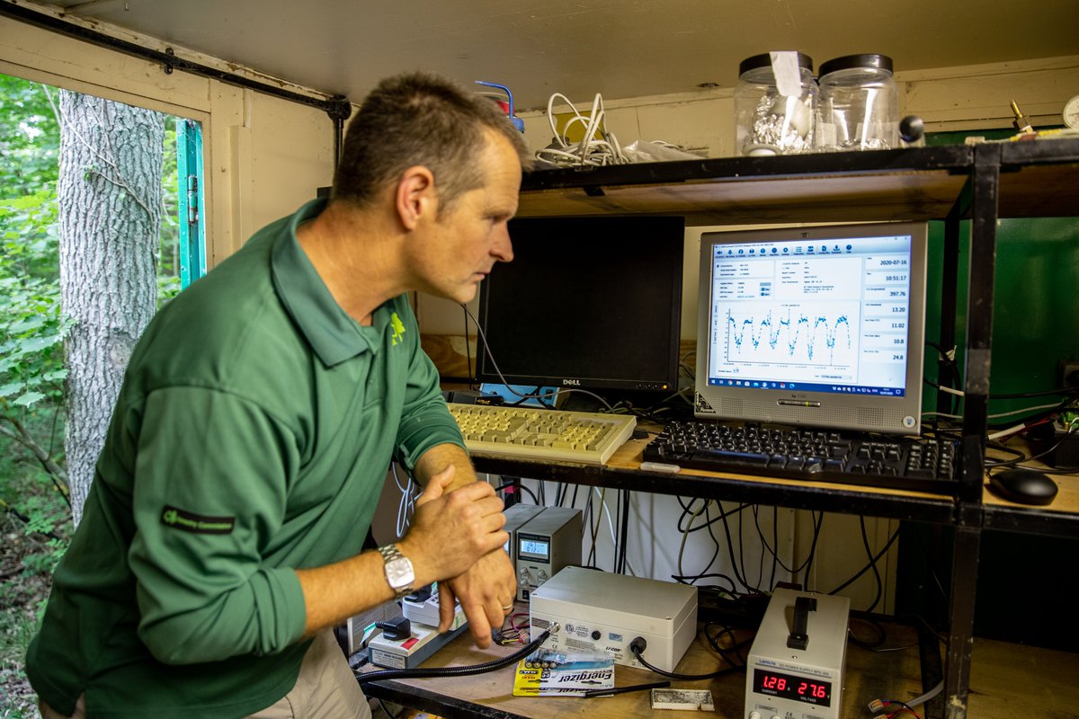 VodafoneUKBiz's tweet image. We've partnered with @DefraGovUK and @Forest_Research to investigate how #NarrowbandIoT (#NBIoT) technology can help monitor tree growth and help to understand/support research estimating their ability to absorb and store carbon from the atmosphere.

vodafone.uk/3hKvW7H