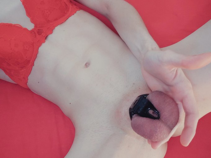 2 pic. I love my chastity cage it's so small ?
#tgirl #transgirl #mtf #cock #girlcock #girldick #transgender