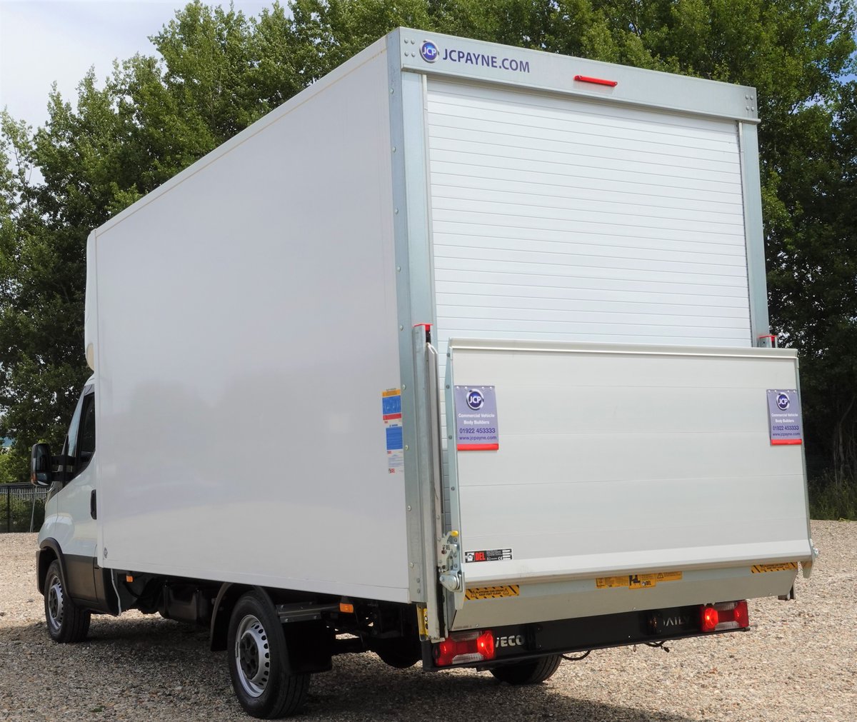 IvecoRetail's tweet photo. IVECO RETAIL are pleased to offer the following IVECO DAILY!
IVECO DAILY 35S14 Chassis Cab + Luton &amp; Tail ++++
Call on 0203 457 5445 or 
E-mail on response@ivecoretail.co.uk
IVECO Retail..The Home of IVECO!!

#iveco #ivecoretail #ivecocapital #daily #automotive https://t.co/w6nOiuVVsX
