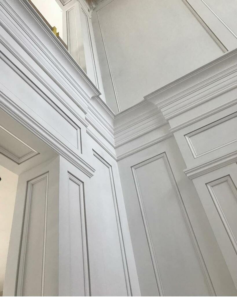 ReginaSturrock's tweet image. When the bones are right. This is a beautiful view in the first impressions space of our #lakeshoreproject I just love this home for its quality of detailing. Architectural detailing by @reginasturrock #reginasturrockdesigninc 
.
.
.
#architecture #inter… instagr.am/p/CDOZ3sajOvL/