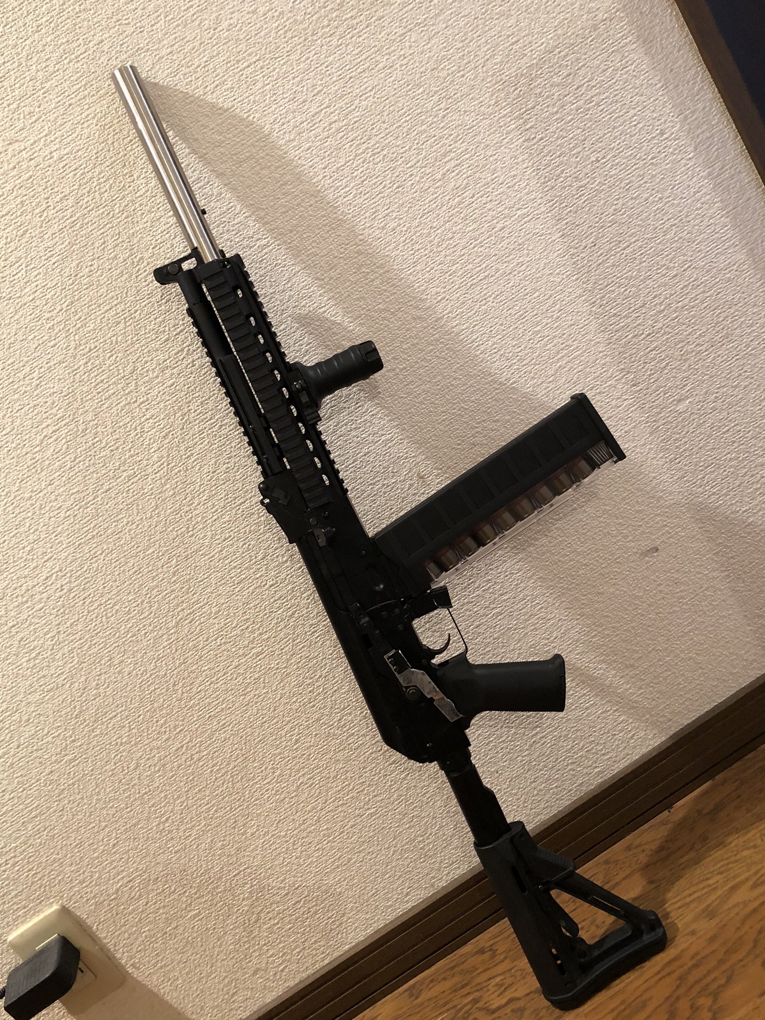 大鷹 電動ショットガン サイガ12風完成 三発同時発射式 1ストローク 単銃身 三発給弾 後は弾速 発射数の最終確認とショットガン風のマガジン製作すれば完成 エアガン 電動ガン 電動ショットガン T Co Yr3vx1ba3k Twitter