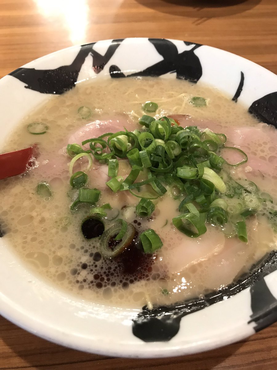 shinse25's tweet photo. 2、3日前は大阪の一蘭。
今日は灘の賀正軒。 https://t.co/U96aGVm00E