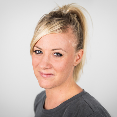 (17/24) Pintér Luca was a politics reporter at  @indexhu. The seasoned journalist worked for  http://Zoom.hu&nbsp;, Ringier AG, and Magyar televízió in her 10-year-long career and decided to stand in solidarity with her team against Dull’s arbitrary dismissal.