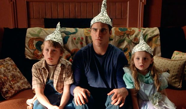 Abascal dice en el Congreso que la COVID-19 es una creación del régimen comunista de China para dominar el mundo.... Y que si Venezuela, que si el Gobierno nos quiere secuestrar, que si somos masones... Ponte tú a debatir con quien ya casi dice que la tierra es plana 🤷🏽‍♂️