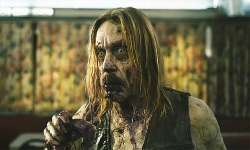 Iggy Pop as a superior member of the undead, attacking diners & trying to guzzle coffee is my most favorite #zombie ever 🤗
#ZombiesGhoulsTheUndead 
#KillTheHead 💀
#CompleteDecapitation 🗡
#TheDeadDontDie 🧟‍♀️🖤🧟‍♂️