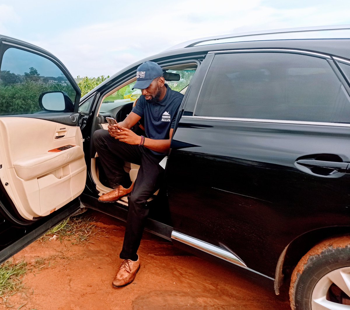 d_n9e's tweet photo. we're on site and ready to build 👷 schedule your inspection @ExcellentSquare and have an Excellent day 💪
Location- Behind Dunamis Glory Dome, Beside River Park Estate, Lugbe. #Abuja #D9PR #MajorDevelopments #ExcellentMegaCity https://t.co/MIgHsuZd9j