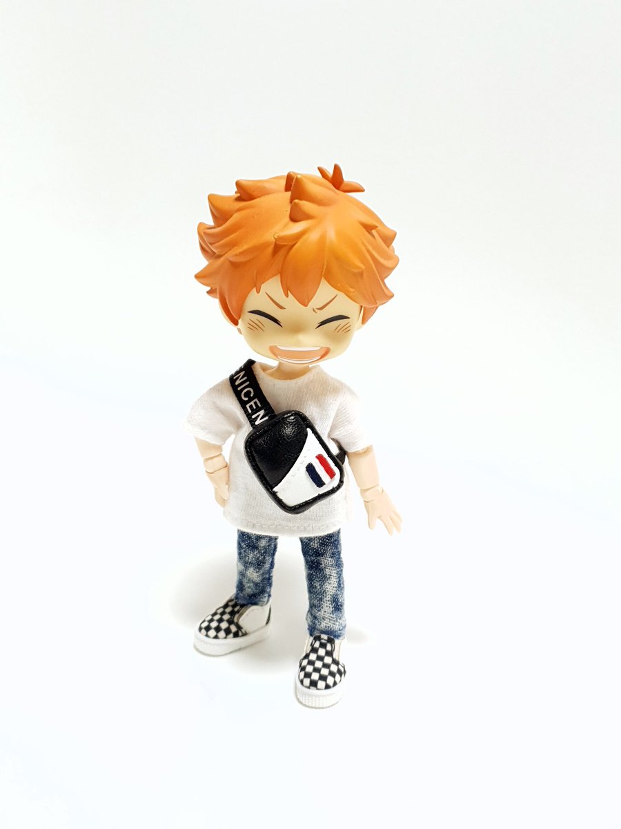 RT+팔로워 이벤트❤) 판매계정을 새로 오픈한 기념으로 이벤트를 열어봅니다. 추첨 한분께 그동안 만들었던 가방들(크로스백,힙색,슬링백) 중에 원하시는 배색으로 맞춤제작해드립니다 :) 슬링백은 흰색&amp;검정을 이용한 배색만 가능합니다.