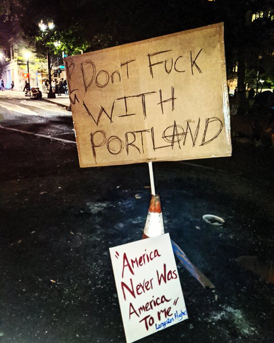 ✊🏴🚩 #BLM #PDX https://t.co/eDFlXPiLsd<a href="/tag/blm"class="tags">#BLM</a><a href="/tag/pdx"class="tags">#PDX</a>
