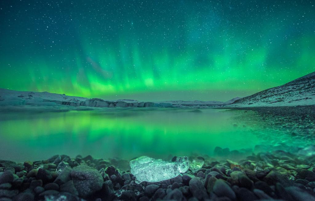 HPE_Italy's tweet photo. HPE SimpliVity: fai un passo verso il futuro con una nuova generazione di #HCI, basata su HPE InfoSight, l’IA per l’infrastruttura più avanzata del settore: https://t.co/WkE3vYJjN7 https://t.co/qFwqUsQmfe