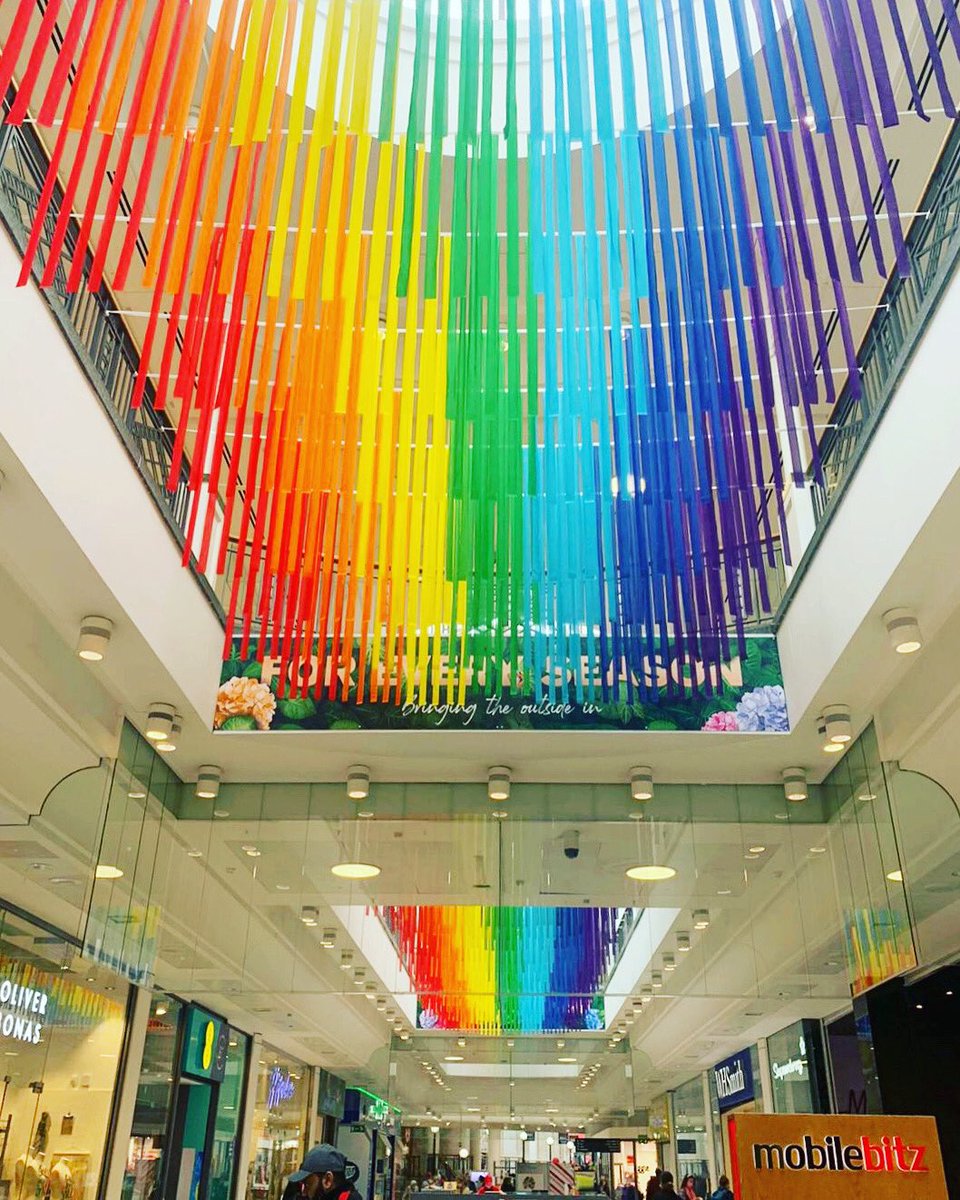 wquartersw19's tweet photo. We’re bringing a bit of colour back into Summer in recognition of all the NHS staff, nurses, doctors, bus drivers, shop workers, cleaners, security staff, teachers and ALL key workers that put the safety and health of all of us above their own. 

We are so thankful. 💙 https://t.co/zNJOBigsE5