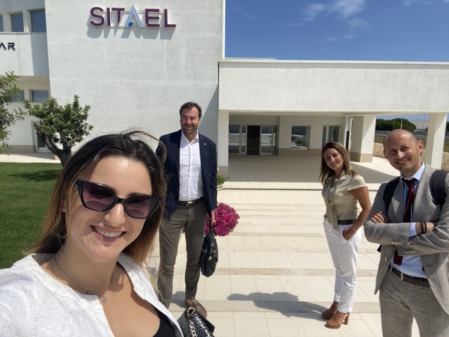 aamalacrida's tweet image. Oggi termina l’esperienza di @AnnaFag8 come #CEOforOneMonth @AdeccoGroupITA, solo l’inizio di una brillante carriera: l'ha dimostrato affiancandomi in ogni attività e lo dimostrerà a chiunque avrà la fortuna di lavorare con lei. #talentprogram #futureleaders #reversementoring