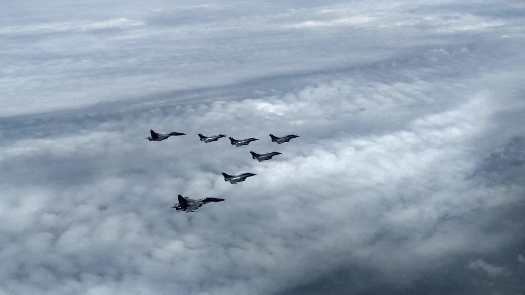 AElkiwar's tweet photo. जलने वालो की अब रूह भी जलानी है
#RafaleInIndia 
#RafaleFighterAircraft https://t.co/pGDrYWlgkd