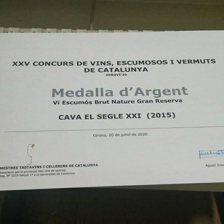 El passat 20 de juliol aconseguiem la medalla d'argent amb el Cava Segle XXI durant el XXV Concurs de vins, escumossos i vermuts de Catalunya realitzat a Girovi 🏆🥈🍾💚

Estem molt contents🥂😍