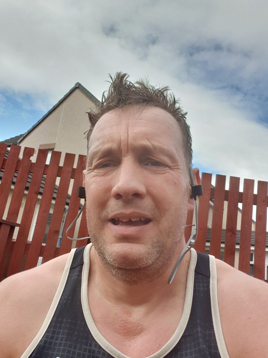 DRMSport's tweet image. #lockdownphys continues...a nasty little leg conditioning sesh this morning, powered by @DevilskinNZ tunes
Followed by #mood pic 😆
Now, time for elevenses &amp;amp; refuel 🍞🥞🥤☕
#mentalfitness 💚💪