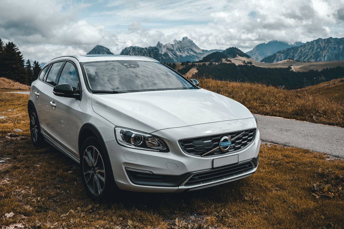What do you think of the 2019 Volvo V60?

"Volvo might now make SUVs, crossovers and hatchbacks, but nothing captures the spirit of the Swedish company quite like the family estate car. "

See Ben Barry's full review here: ow.ly/ljSK50AFXK3