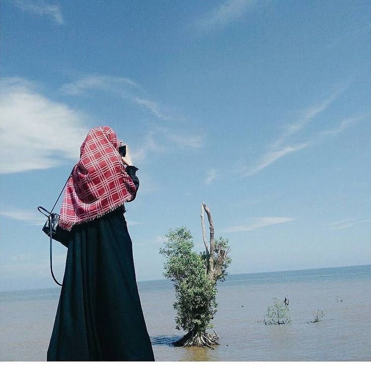 HanisyaDefi's tweet photo. PACARKU SHOLEH DAN ALIM 🙂 https://t.co/IHRCxe9poA