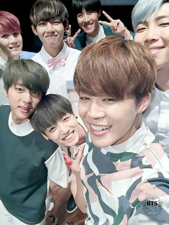 EnithzabelR's tweet photo. ¡¡ BTS !!, Los amo chicos, son lo mejor que me ha pasado en esta vida, gracias por hacer que me ame a mi misma😍😢😢❤🍃 https://t.co/rCywnuTE2Z