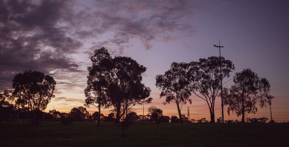 thepugnatious's tweet photo. What else do you do when you get a new camera during lockdown but get some exercise 

#ricohgr3 #StreetEdition #sunset #isolationcreation #lockdown #massisolation #massisolationaus #isoexercise #landscape #landscapephotography #sunset #hdr #hdrphotography #aaspi https://t.co/JlkArq3Dhz
