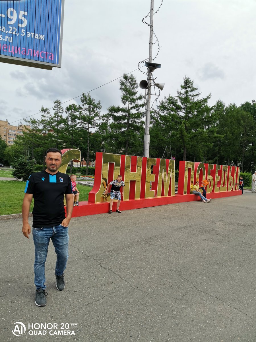 Sana küsmek gibi hayatta bir şansım olamaz güldür yüzümüzü kurban olduğum ❤️💙
#BuGünGünlerdenTrabzonspor