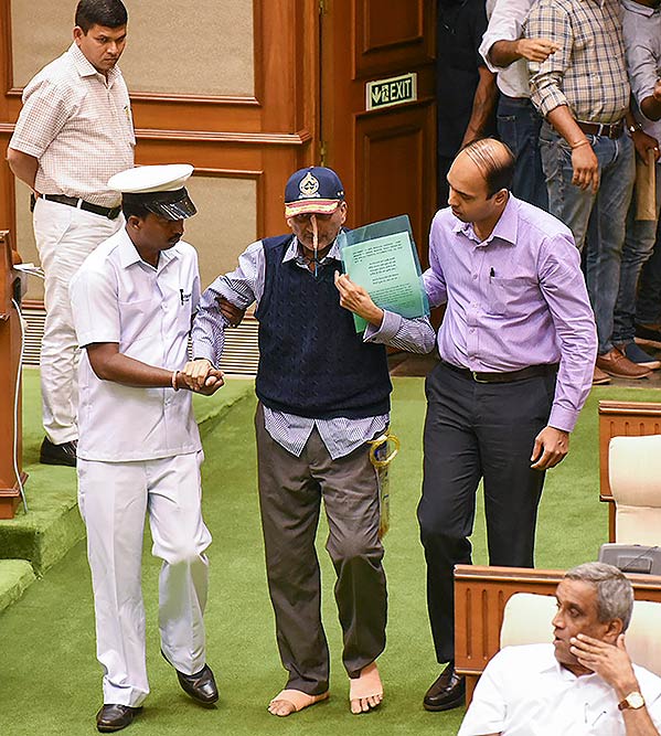 AskAnshul's tweet image. Remembering former Defence Minister Manohar Parrikar today

- Rafale deal
- S-400 deal

And, saved Rs 49,300 Crore taxpayers&apos; money.