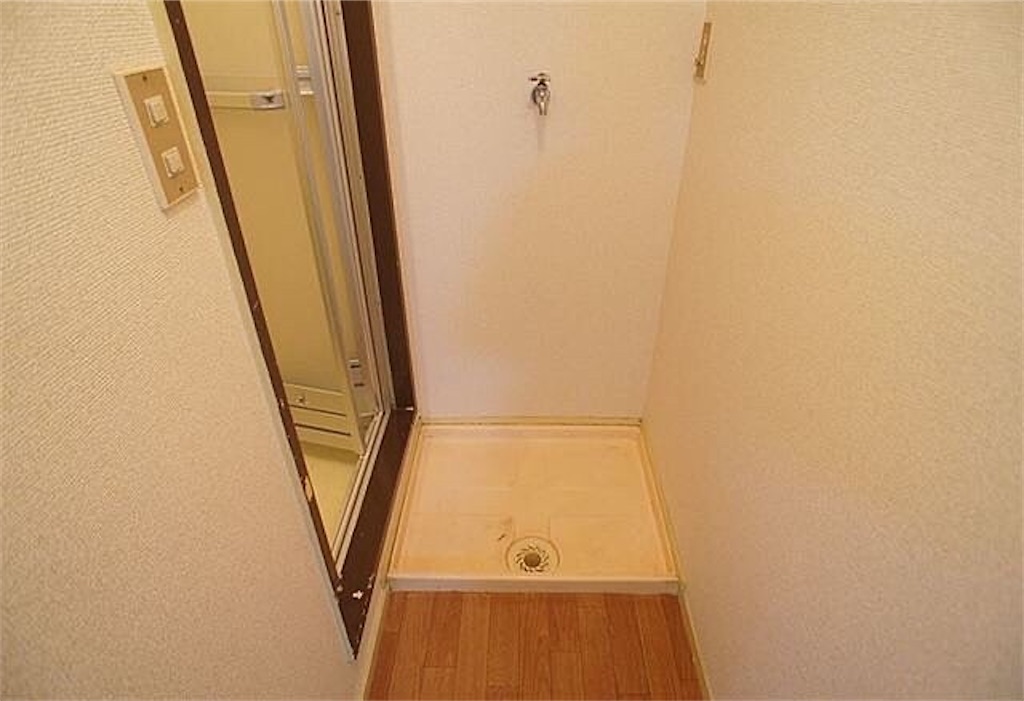 めっちゃ小さな洗濯機でも置くのかな とある賃貸物件が 洗濯機を設置するとお風呂に入れなくなる 仕様だった Togetter めっちゃ小さな洗濯機でも置くのかな とある賃貸物件が 洗濯機を設置するとお風呂に入れなくなる 仕様だった Togetter