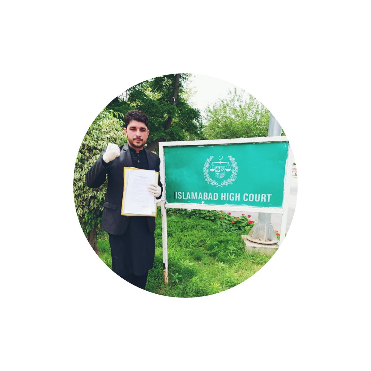 sibtekz's tweet photo. کوئی دیکھاسکتا ہے کہ ایک بندہ قومی حقوق کے لیے قانون کے دائرے میں رہتے ہوئے اگر آواز بلند کرے تو اسے گرفتار کیا ��ائے،یہ پاکستان کے قانون میں کہاں لکھا ہے
#ReleasesayedMuhammad https://t.co/SG0KzJFehK