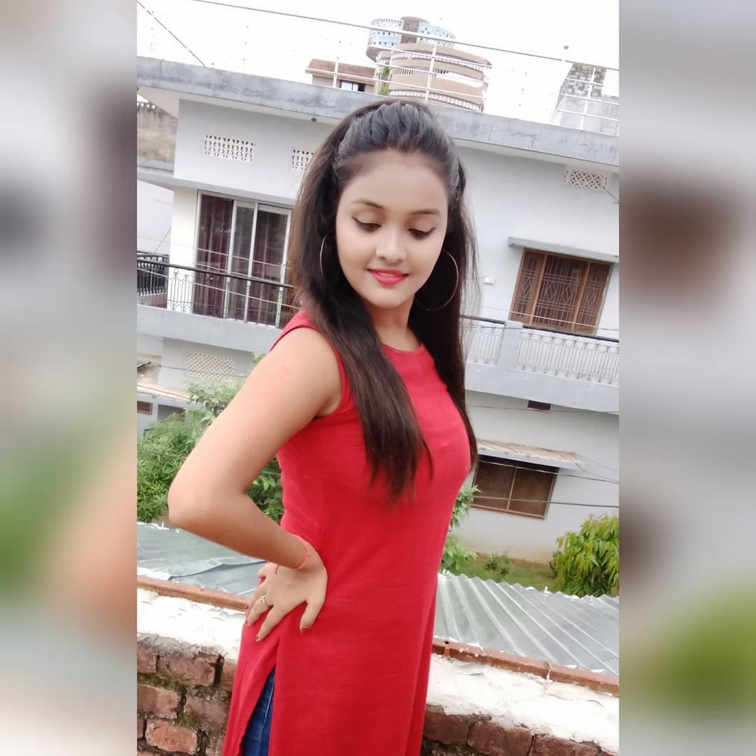 કઈક તો વિસારુ છું, ખબર નઈ.