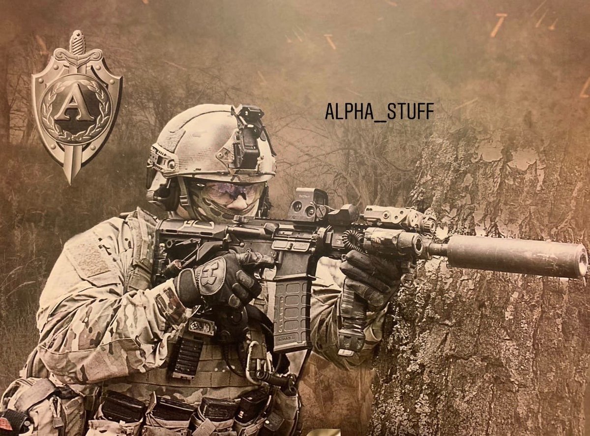 Photos of FSB Special Purpose Center Alfa officers with AR rifles, Surefire M720V and Zenitco Klesch-2 lights, EOTech 3x magnifier and E/XPS2/3, PEQ-15 ATPIAL, PMAG, Ops Core FAST helmets, AK-104, Oakley gloves/glasses, and 3M Peltor ComTac headsets. 18/ https://vk.com/alpha__stuff?w=wall-155651375_3571