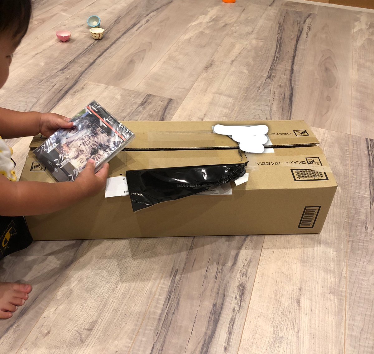 tonkotsunoodle's tweet photo. 楽しみにしてて予約購入してたたヨルシカ
たまらん🥺
それはそうとCD1枚にこの梱包サイズ！
届いた時何買ったっけ!?ってびっくりやんけ😳！ https://t.co/UEvHm8Pjcd