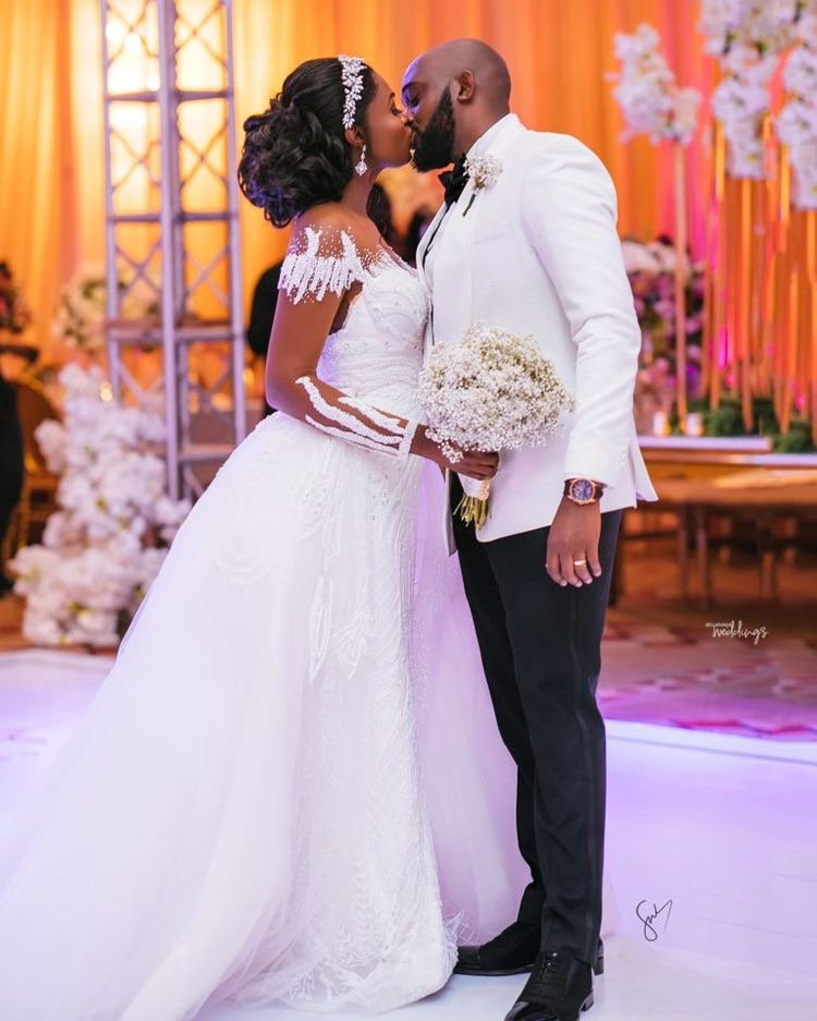 czwlifestyle's tweet photo. Wedding Crushing on our MCM and his gorgeous bride🤗
#weddingcrushwednesdays #classybride #classyzimweddings #africanbride #afrobrides #weddingfashion #wedding https://t.co/zXyGeerA8L