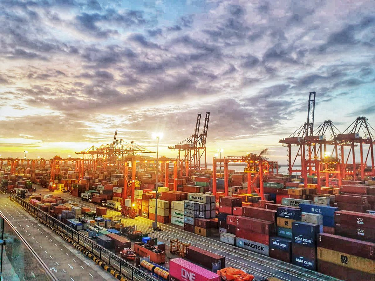 cict_srilanka's tweet photo. CICT, the only deepwater terminal in South Asia at work delivering our commitment of exceptional service and productivity. #CICT #CMPort https://t.co/JPef1X19FV