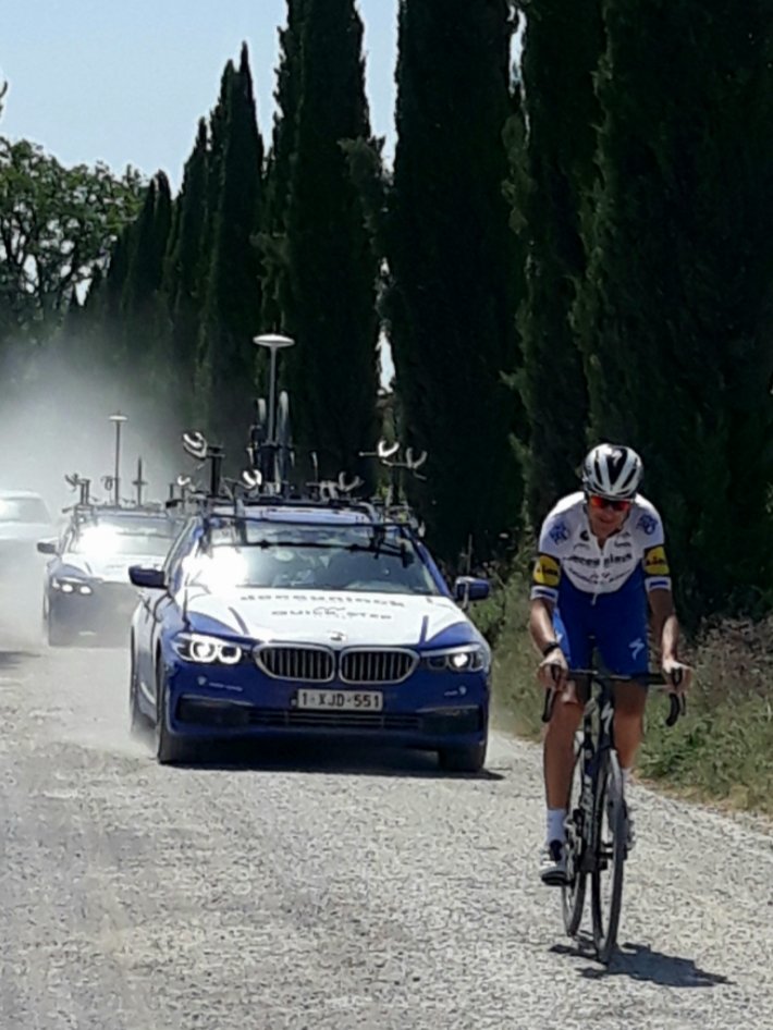 Elenuccia70's tweet photo. ➡️ Quando dal #lockdown al #polverone è un attimo..😍

➡️ Quando a #Siena è già #StradeBianche e il primo che incontri è proprio #Loulou 😍😍

..ma che gioia, evviva, #iciclistisonotornati!!!🚴‍♂️🚴‍♂️🚴‍♂️ https://t.co/faqdewsoyc